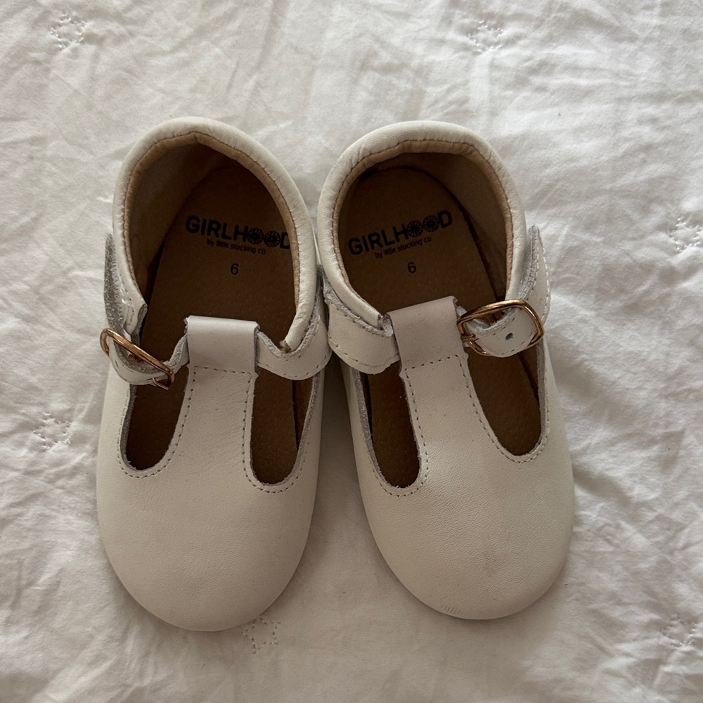 Girlhood White Kids Dress Shoes size 6